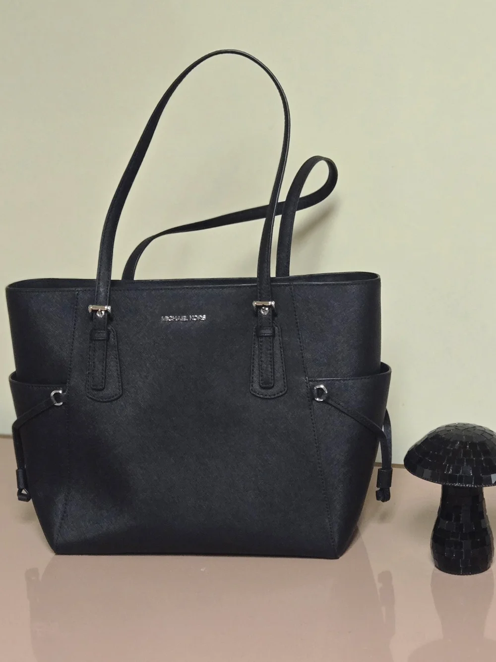 Nwot Michael Kors Black Voyager Leather Tote Bag